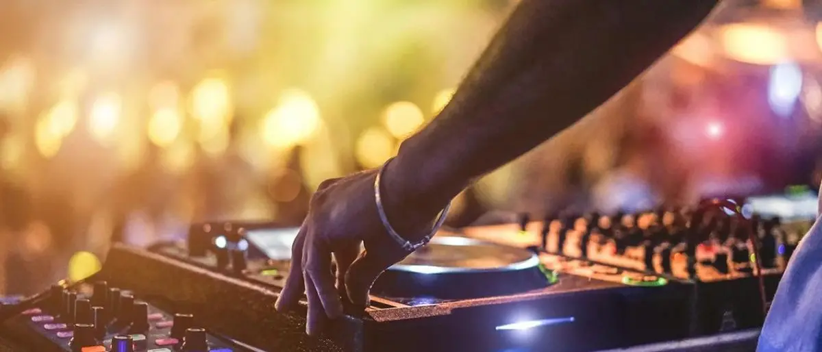 «La 'ndrangheta di Cosenza imponeva la security da San Lucido a Praia a Mare». Ecco chi accusa il pentito Greco