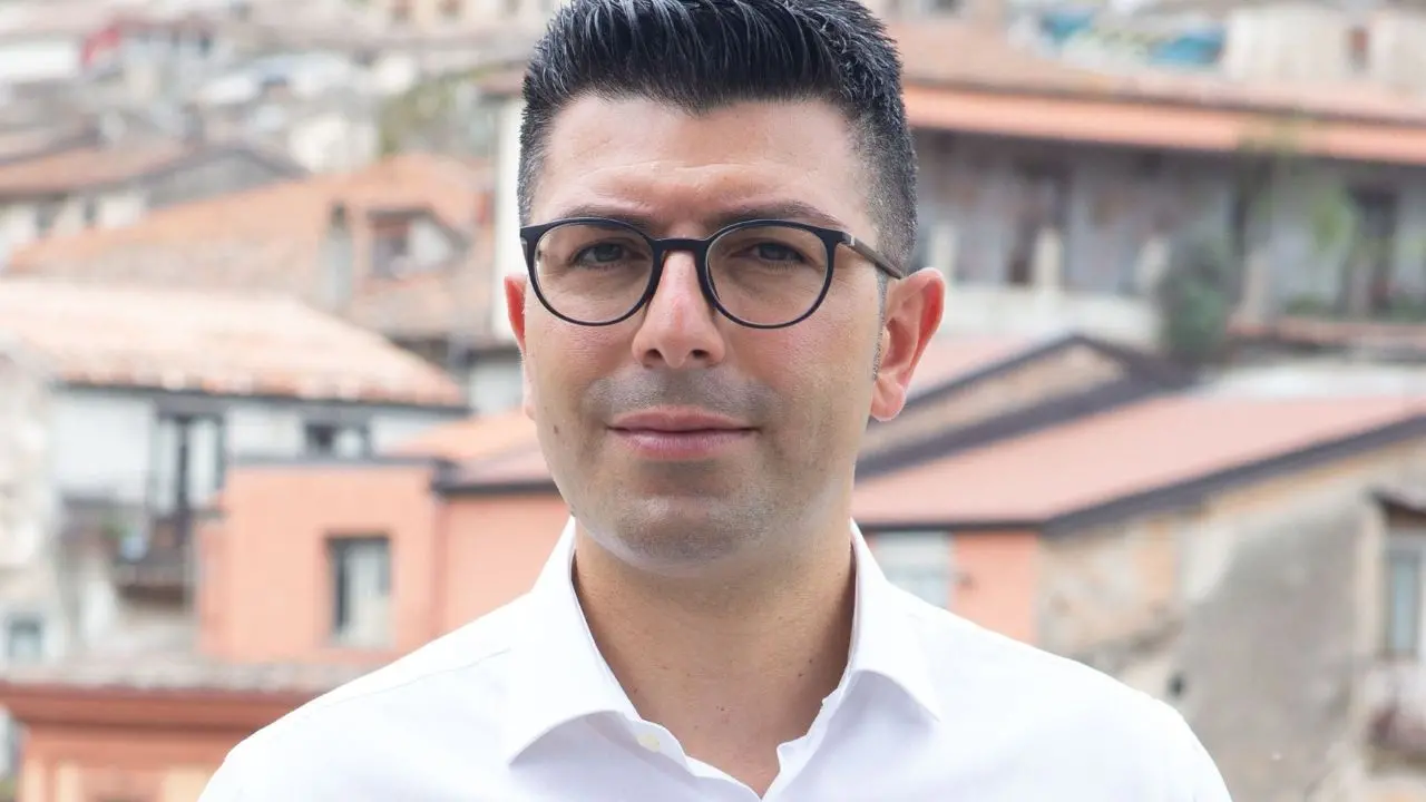 La denuncia di Spadafora: «Cinque frazioni di Cosenza da giorni senz'acqua»