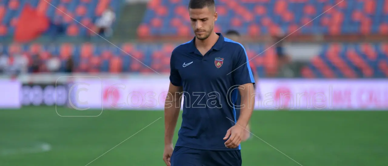 Contrasti aerei vinti, è Meroni del Cosenza il miglior difensore della B