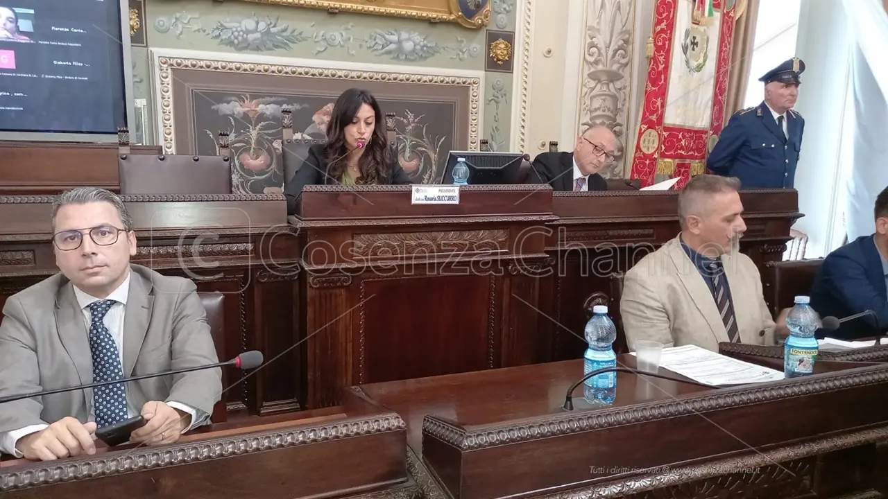 Dimensionamento scolastico, l'elenco di tutti gli istituti accorpati dalla Provincia di Cosenza | VIDEO