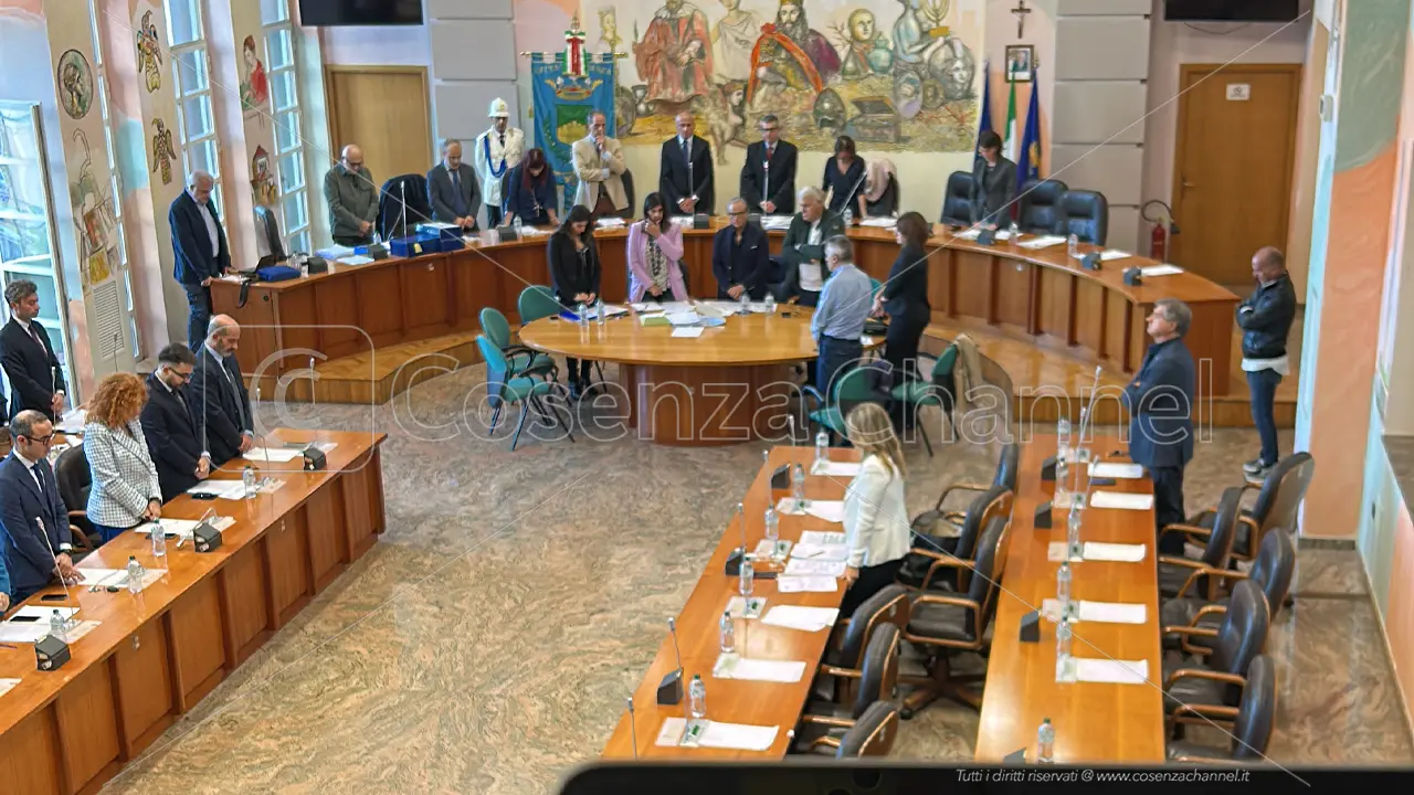 Cosenza, il Consiglio comunale\u00A0dà parere favorevole all’assestamento di Bilancio\n