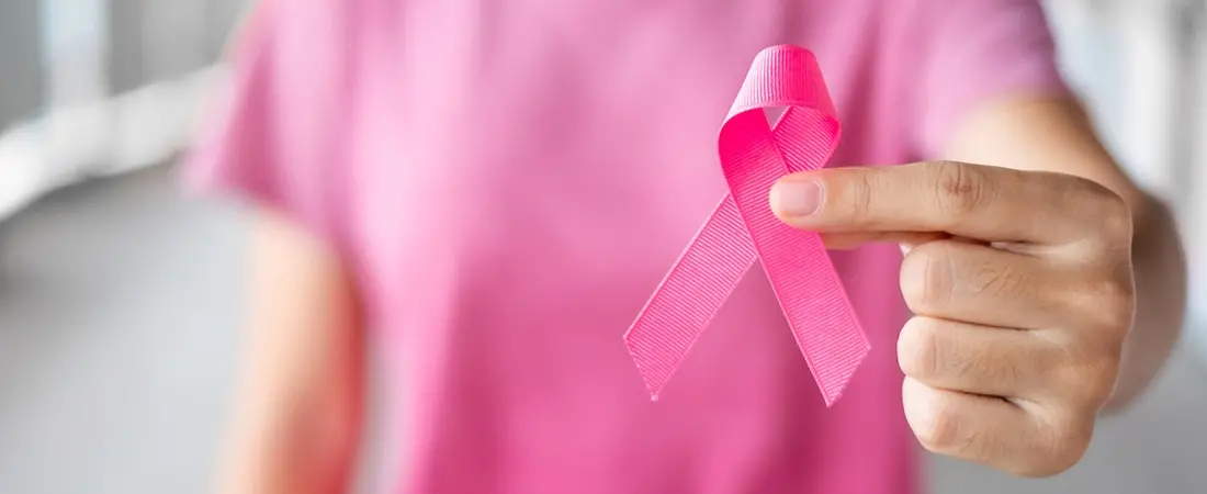 Cosenza s'illumina di rosa per sostenere la ricerca contro il cancro