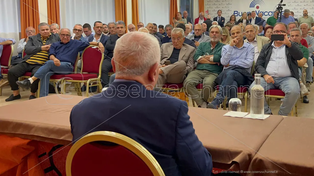 Elezioni Rende, da destra a sinistra tutti \"aspettano\" Sandro Principe