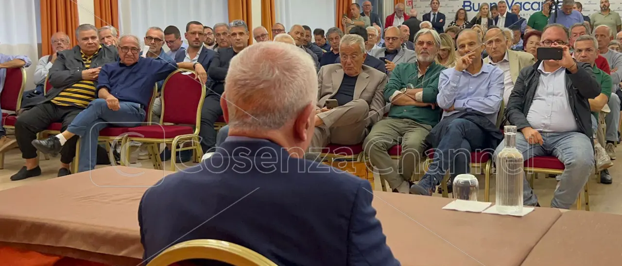 Elezioni Rende, da destra a sinistra tutti \"aspettano\" Sandro Principe