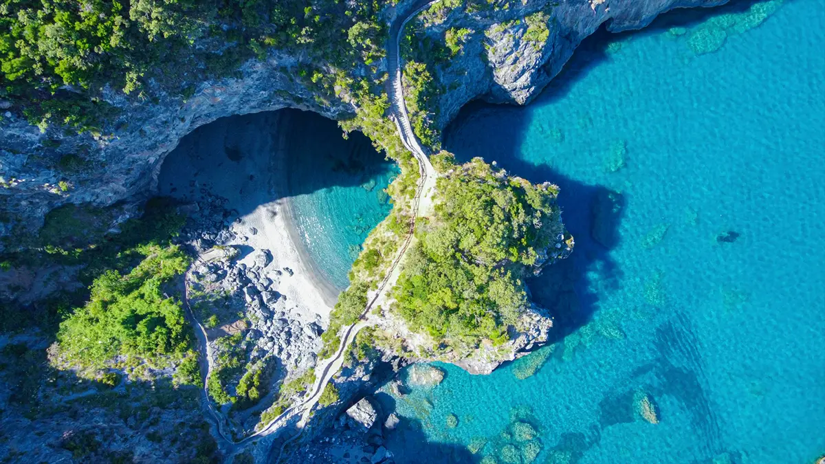 Calabria, può essere l'estate della svolta. Attesi 2,4 milioni di arrivi e un giro d’affari per 1,3 miliardi