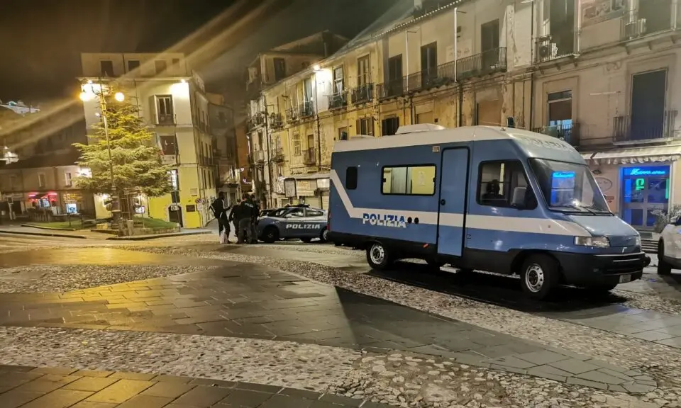 Cosenza, fa un tiro di coca e finisce in ospedale. Scatta la denuncia