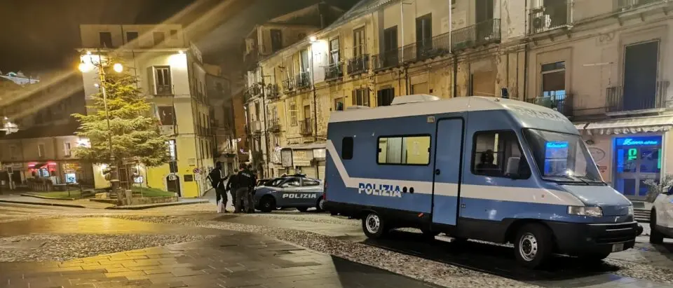 Cosenza, fa un tiro di coca e finisce in ospedale. Scatta la denuncia