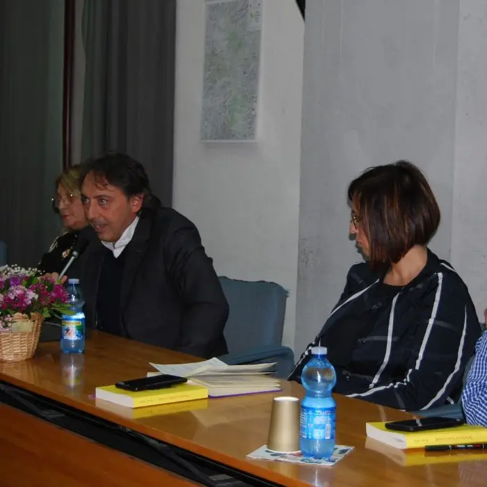 Terronia, sirici e cuculli: presentato a Casali del Manco il romanzo storico di Renato Miceli