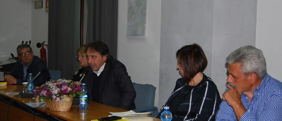 Terronia, sirici e cuculli: presentato a Casali del Manco il romanzo storico di Renato Miceli