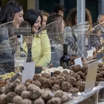 Una Festa del cioccolato più salata che dolce. Pieni gli stand, ma i prezzi fanno arrabbiare tutti