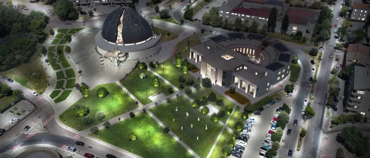 Polemica sulle luci di Rende, «15 milioni di euro tra subappalti, vecchi pali e lampioni mediocri»