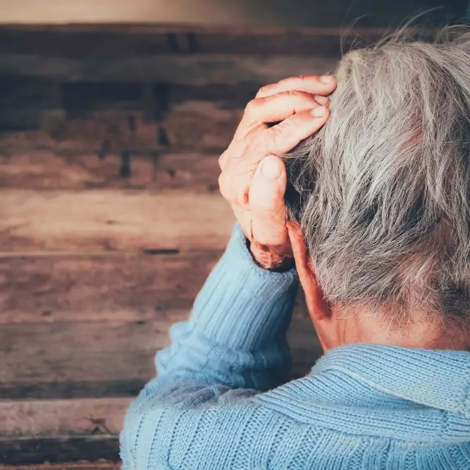 Badante picchiava la coppia di anziani che doveva accudire. Arrestata una 60enne a Cosenza