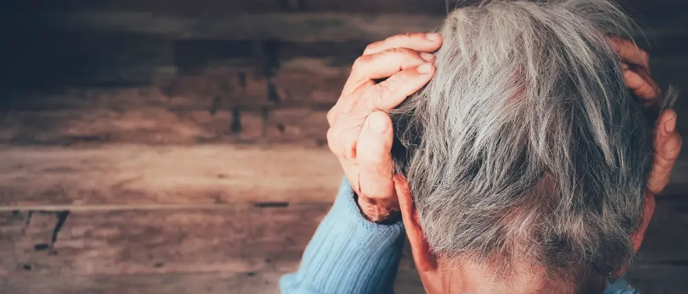 Badante picchiava la coppia di anziani che doveva accudire. Arrestata una 60enne a Cosenza