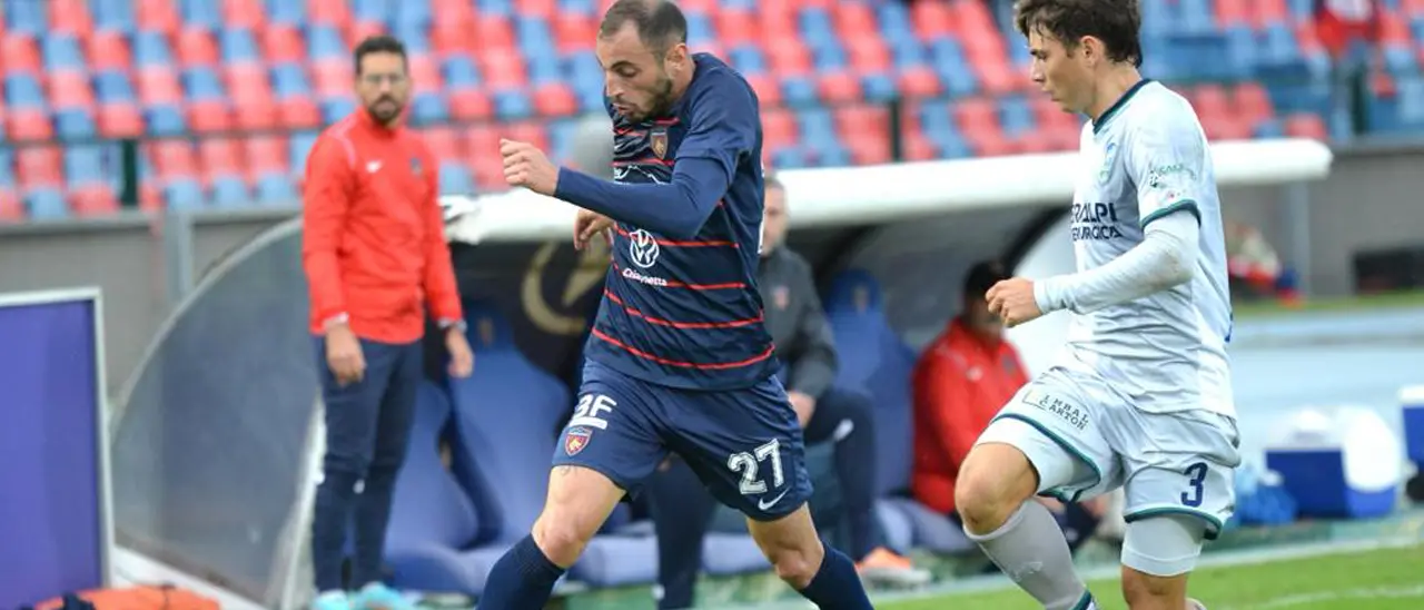 Cosenza, che batosta. Pietro Martino dovrà operarsi al piede sinistro