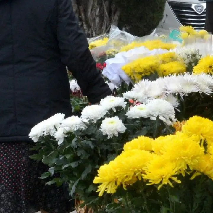 Morto al cimitero di Amantea accanto alla tomba del figlio: malore fatale per un 68enne