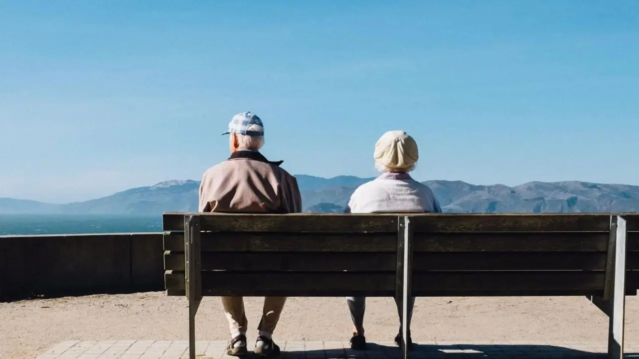 Pensione, le nuove regole: bastano 64 anni di lavoro e almeno 20 di contributi. Le novità