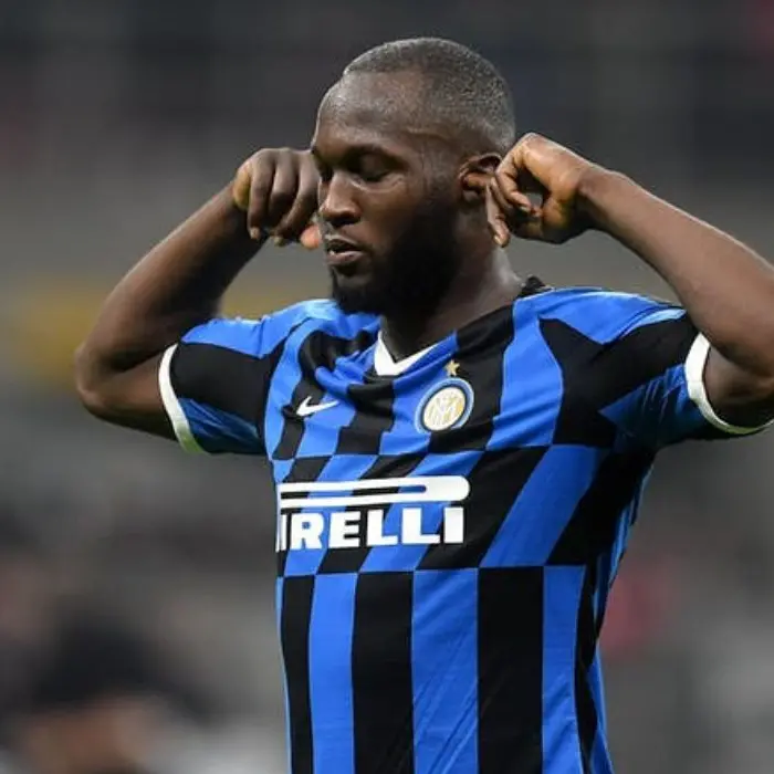 Cori razzisti contro Lukaku, Daspo per un commerciante di Vibo Valentia
