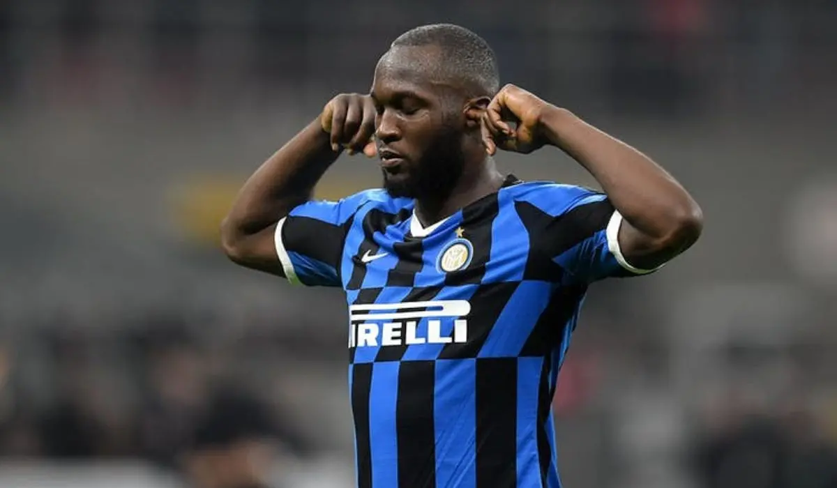Cori razzisti contro Lukaku, Daspo per un commerciante di Vibo Valentia