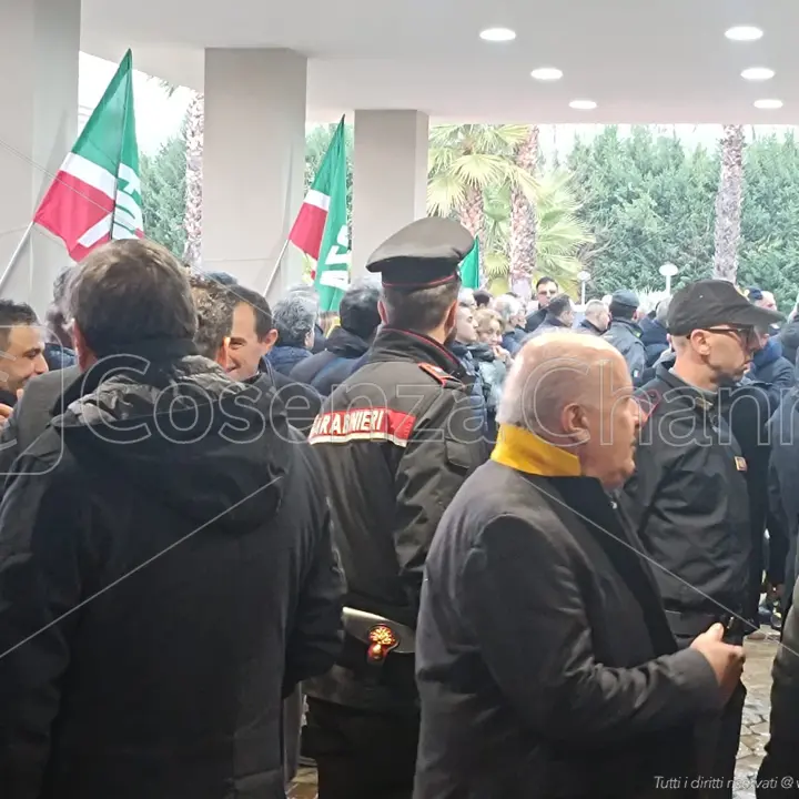 Incidente Occhiuto, al congresso di Forza Italia tutti in attesa del presidente