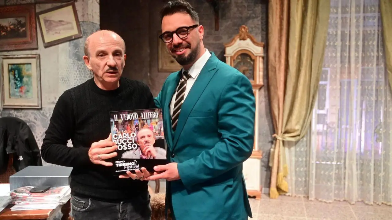 \"Il vedovo allegro\" di Carlo Buccirosso fa sold out a Rende e Diamante