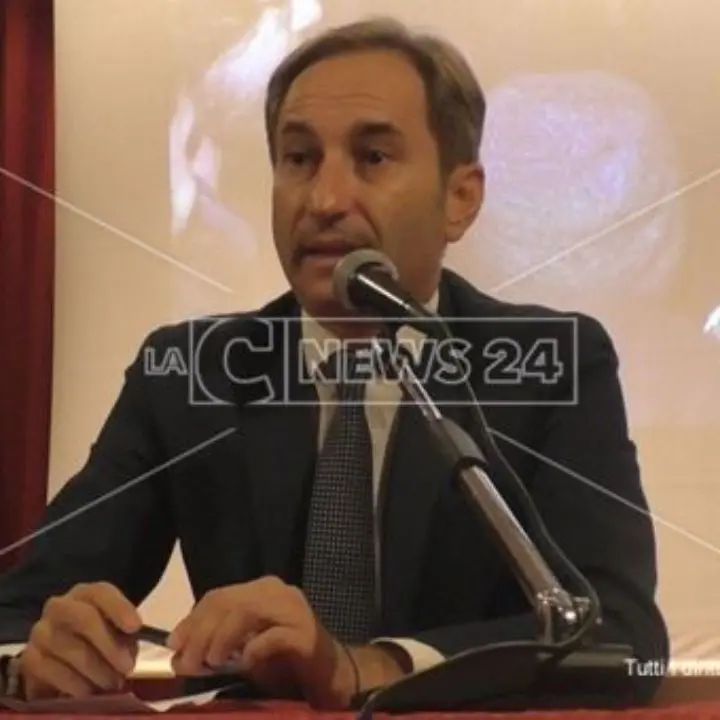 Di Natale non molla: «Occhiuto spieghi perché vuole depotenziare l'ospedale di Paola»