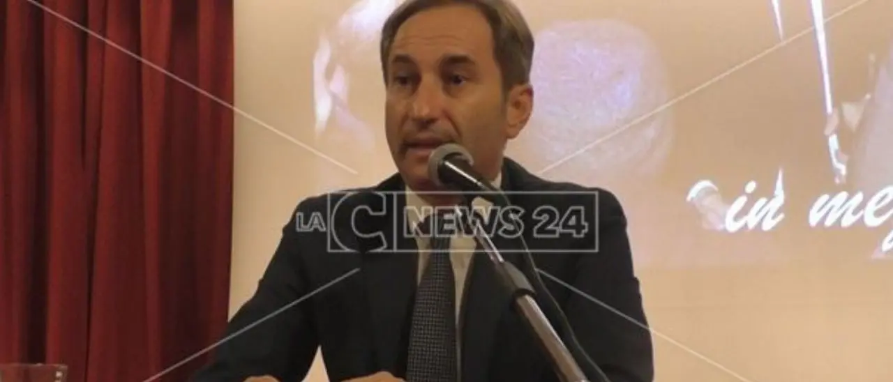 Di Natale non molla: «Occhiuto spieghi perché vuole depotenziare l'ospedale di Paola»