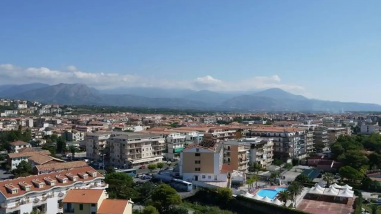 Elezioni sul Tirreno cosentino, l’ultima spiaggia della politica