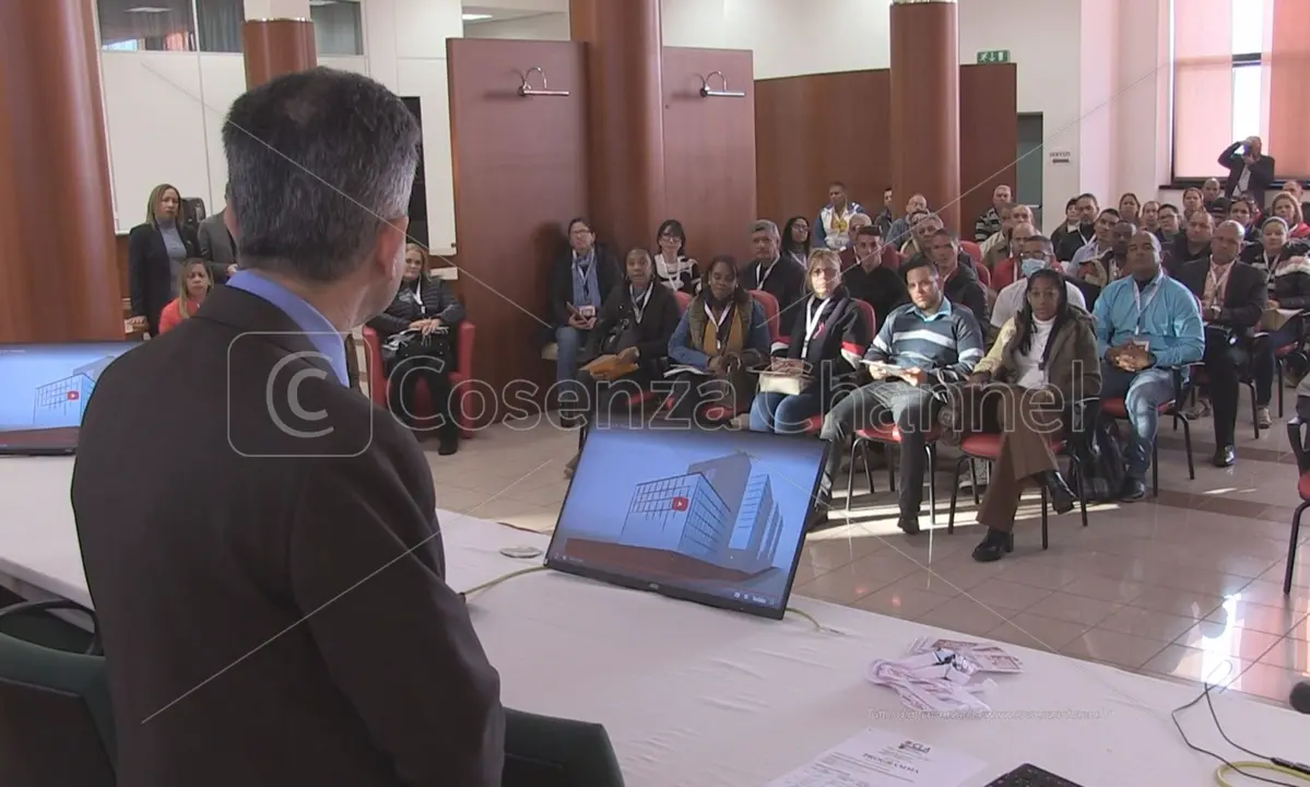Medici cubani a lezione di italiano all'Unical: «Siamo qui per risollevare la vostra sanità»