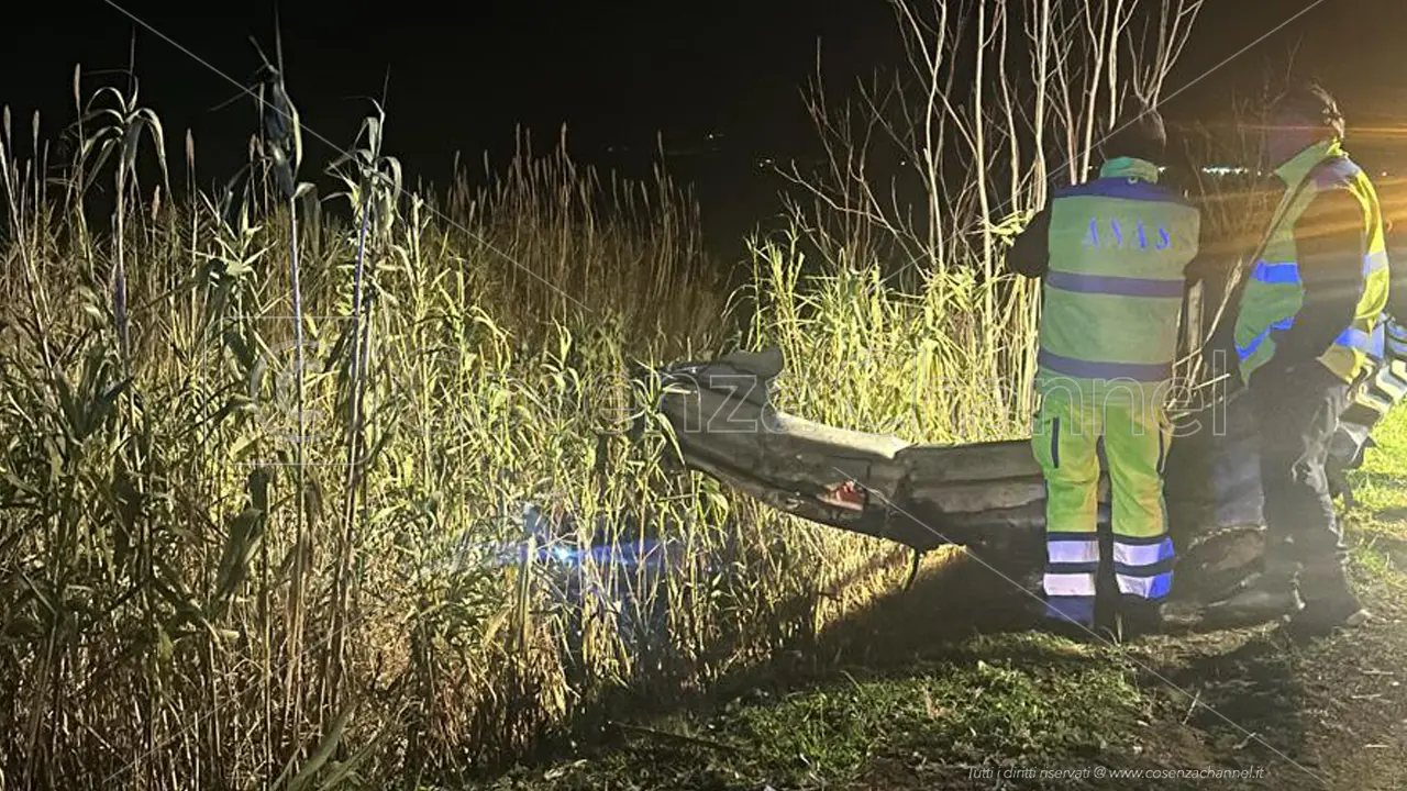 Tragedia lungo la statale 106 Jonica: la vittima è un giovane di Papanice