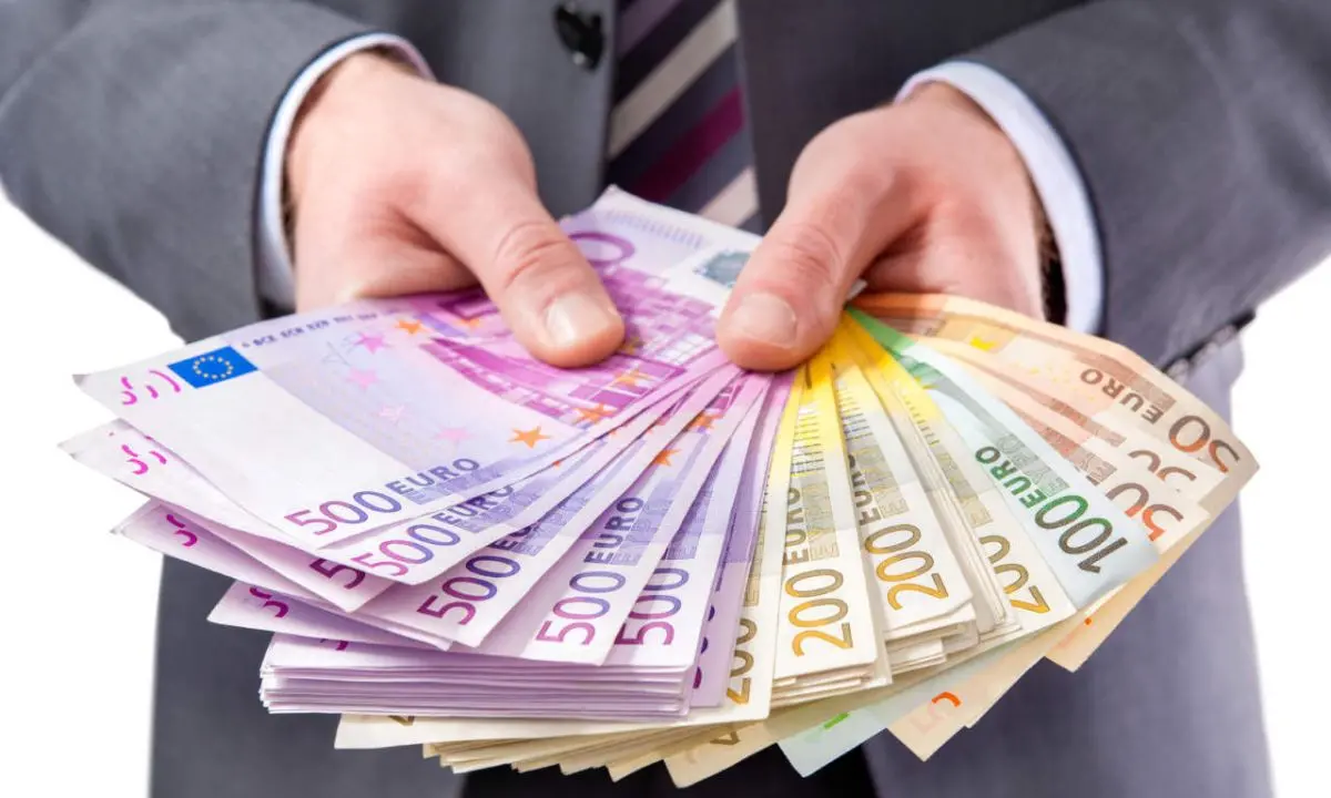 A Cosenza i lavoratori dipendenti più poveri: 13mila euro lordi all'anno
