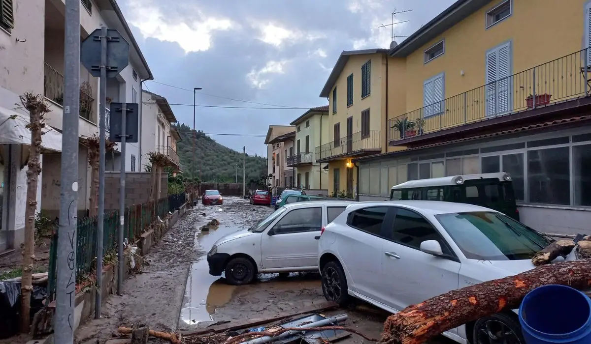 Maltempo, Toscana in ginocchio: l'alluvione provoca cinque morti