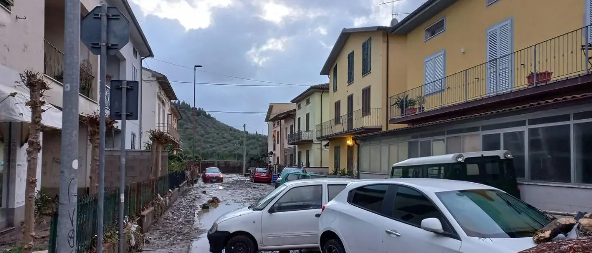 Maltempo, Toscana in ginocchio: l'alluvione provoca cinque morti