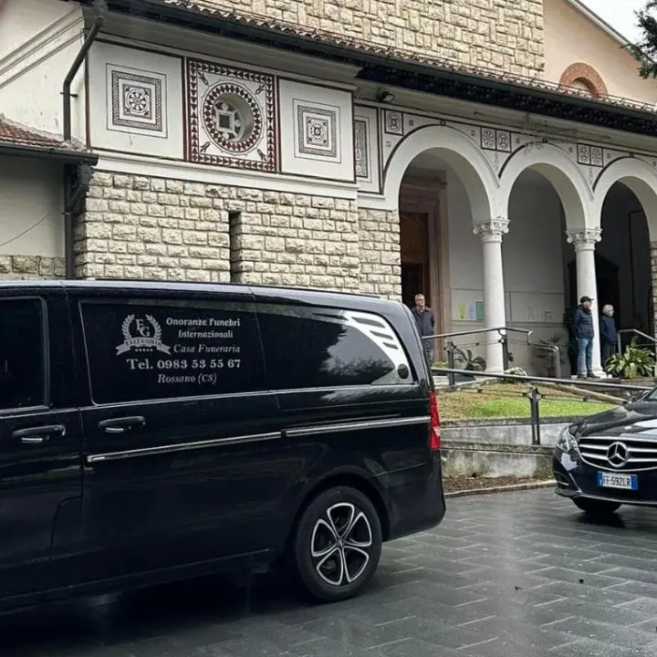 Funerali a Brescia per James Genolini Loria, l'uomo non sarà cremato