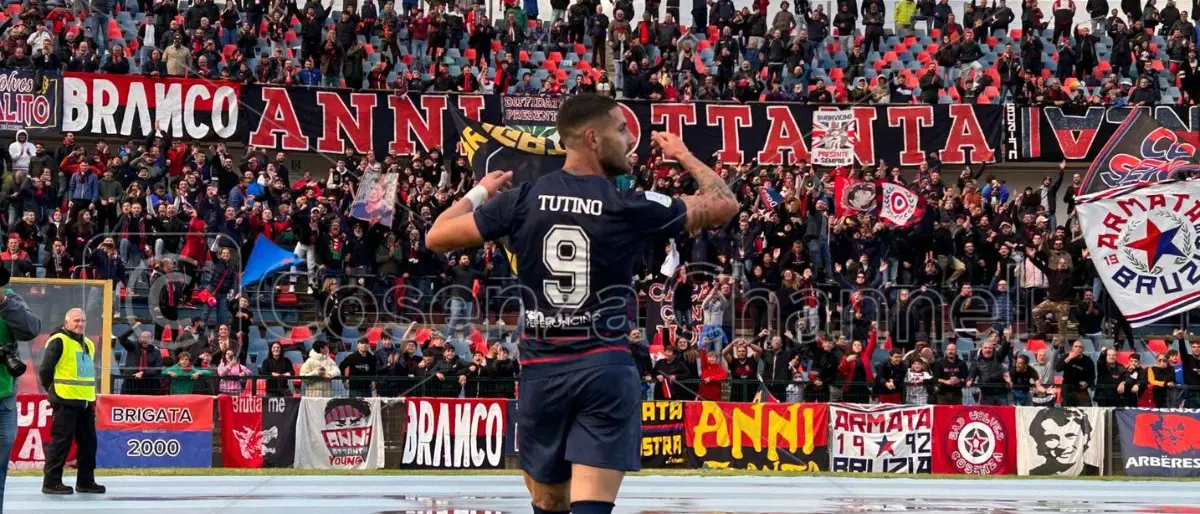 Voca e Tutino infiammano Cosenza: Reggiana ko. Ora il derby con il Catanzaro