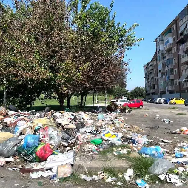 L'ira di Caruso: «Cosenza è sporca!» E scrive ai responsabili di cooperative ed Ecologia Oggi