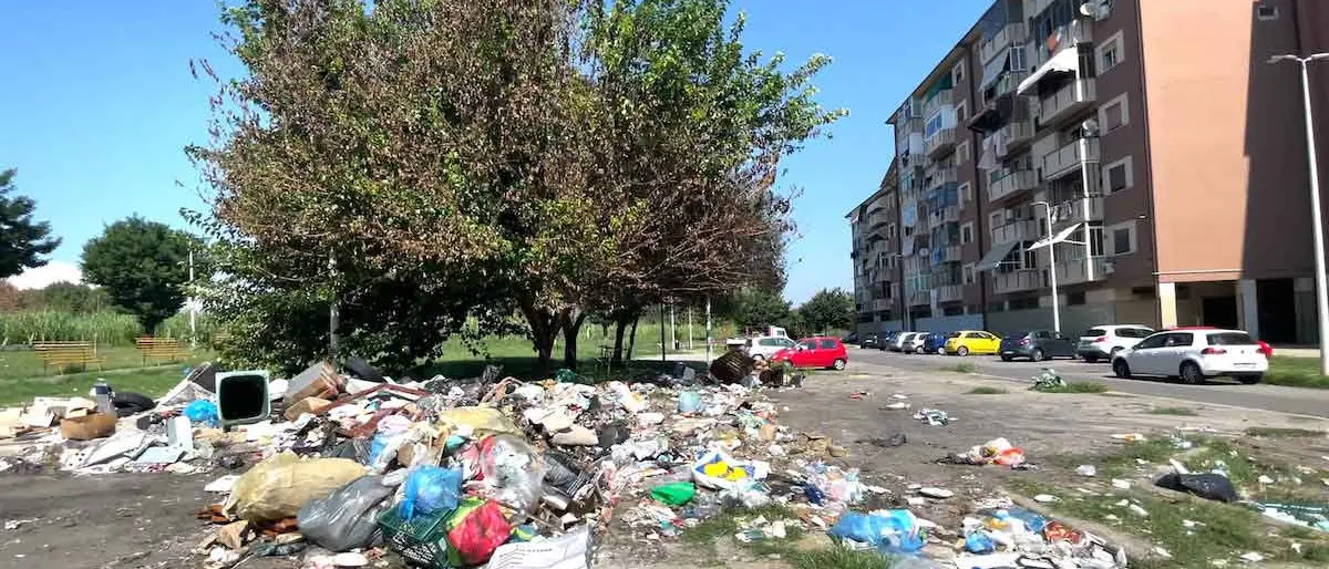 L'ira di Caruso: «Cosenza è sporca!» E scrive ai responsabili di cooperative ed Ecologia Oggi