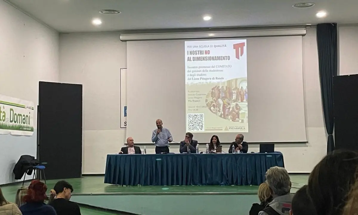 Rende, il Liceo Pitagora: «Fermiamo il dimensionamento scolastico»