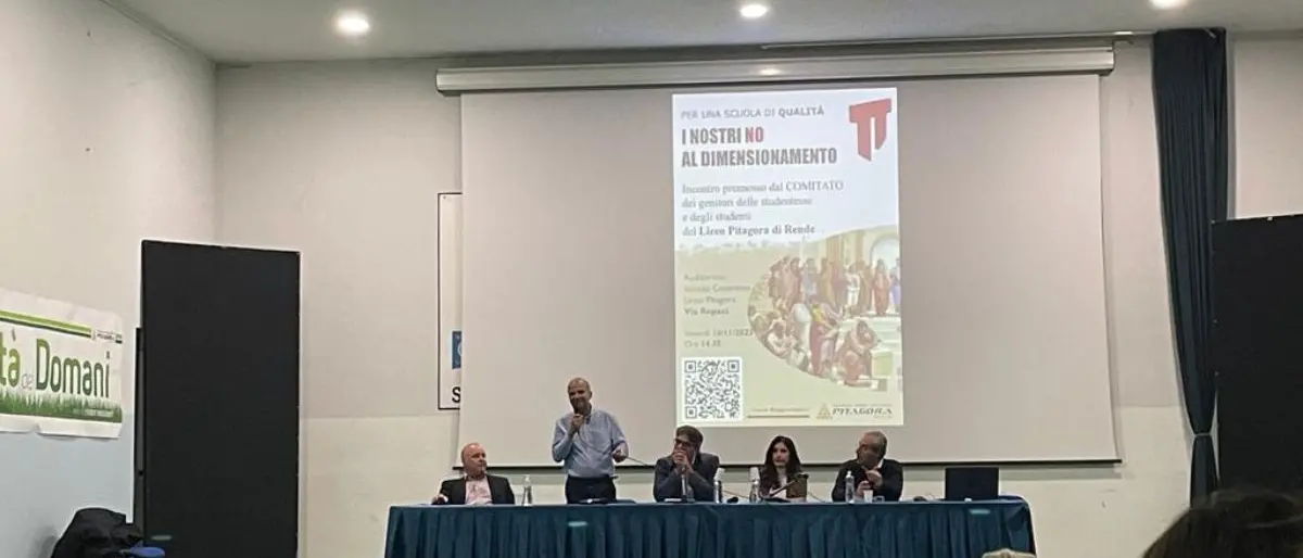 Rende, il Liceo Pitagora: «Fermiamo il dimensionamento scolastico»