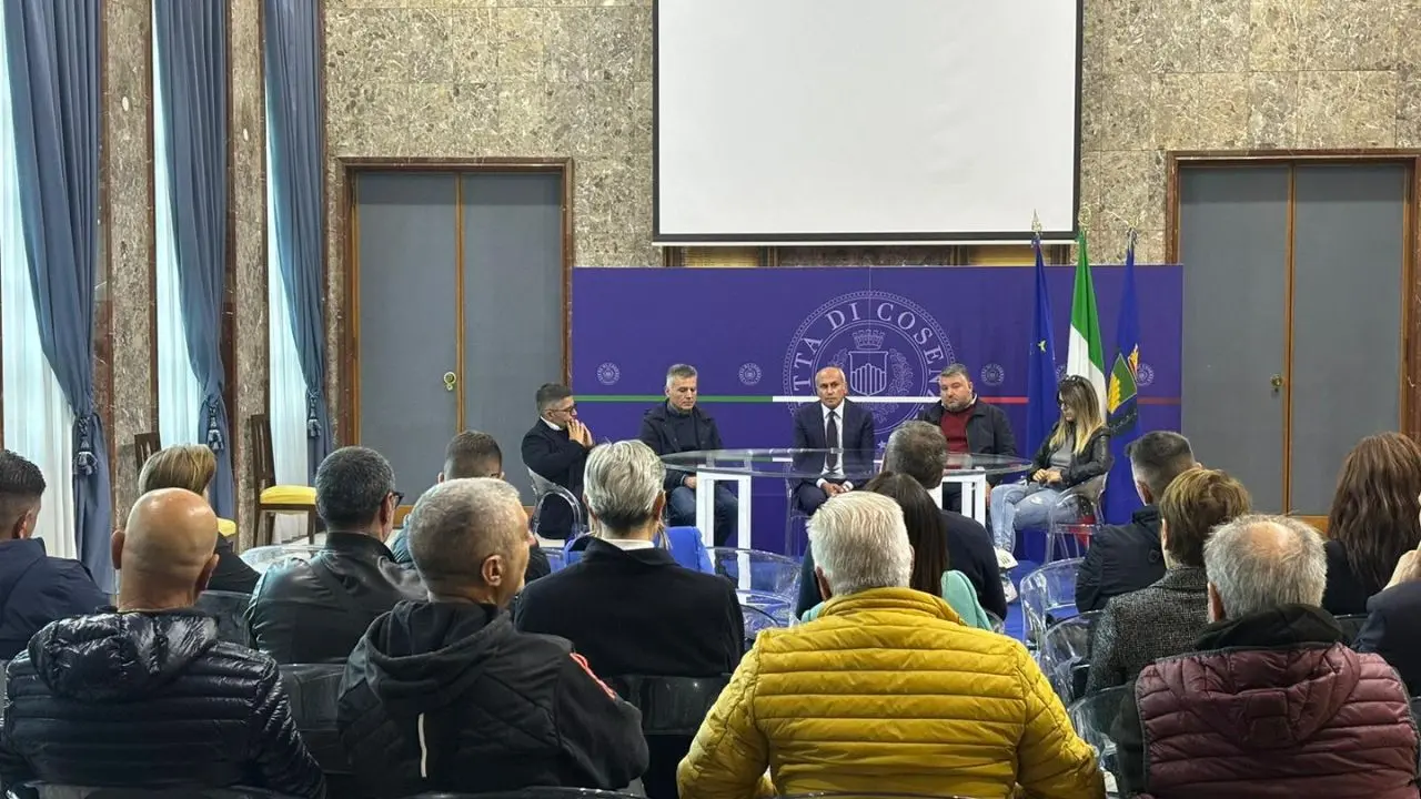 «Cosenza degradata, pretendo cambio di passo»: il sindaco incontra Ecologia Oggi e cooperative
