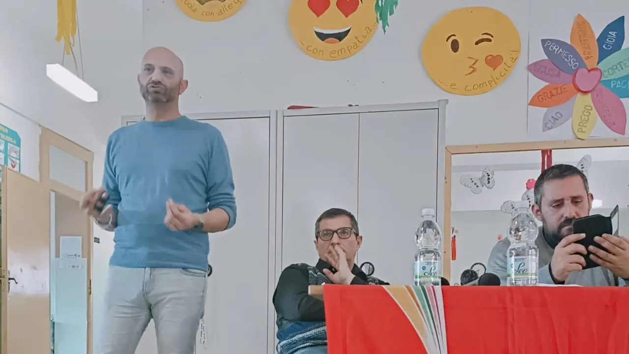 San Giovanni in Fiore, i lavoratori dell'Istituto comprensivo Bandiera aderiscono allo sciopero