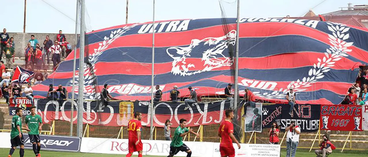 Catanzaro-Cosenza: «Date più biglietti ai tifosi dei Lupi. Troppo pochi quelli concessi»
