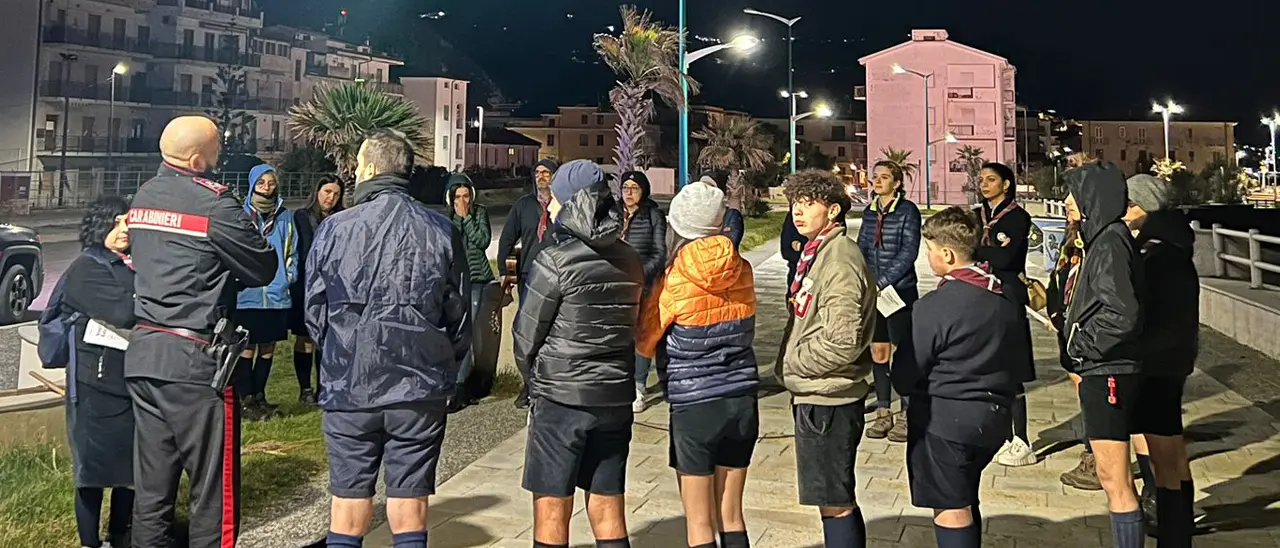Cetraro, gli scout marciano per le vie del borgo riflettendo sulla legalità