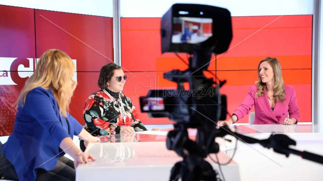 Praia, Martina Iseppetto giornalista per un giorno negli studi di LaC Tv