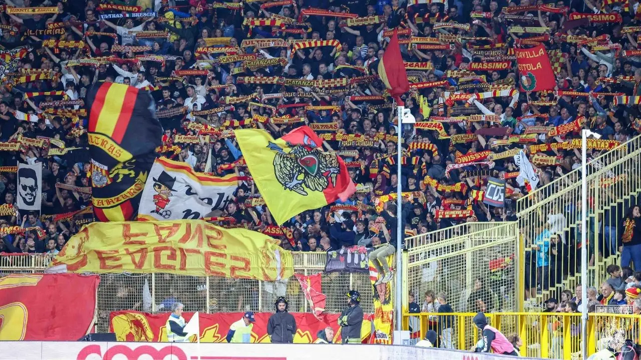 Catanzaro-Cosenza: biglietti esauriti in due ore, attesi 13mila spettatori