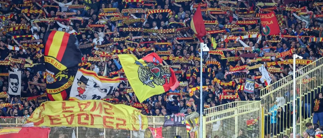 Catanzaro-Cosenza: biglietti esauriti in due ore, attesi 13mila spettatori