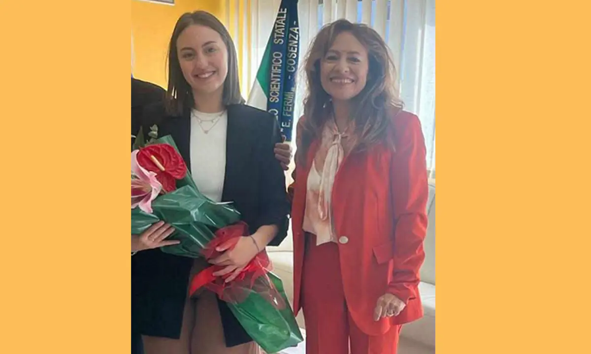Cosenza, il liceo \"Fermi\" celebra Ludovica, la sua studentessa modello neo Alfiere del Lavoro