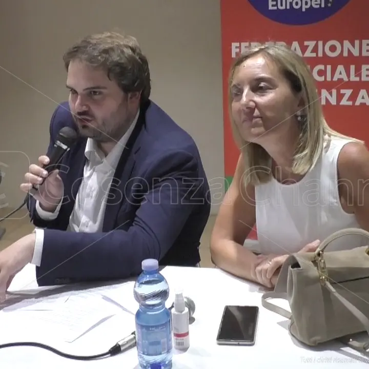 Pd Cosenza, Pecoraro azzera la segreteria. Sulle espulsioni: «No a processi sommari»
