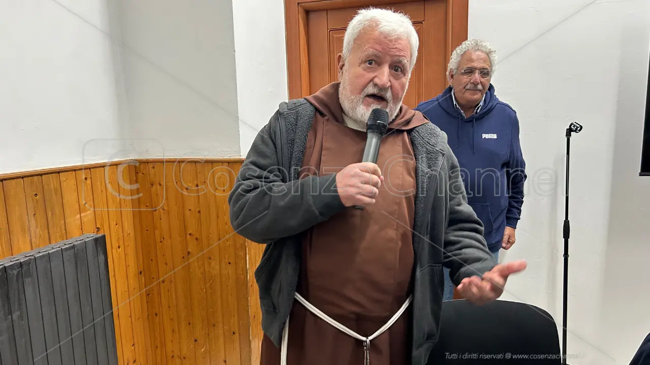 Cosenza, Padre Fedele ricoverato in ospedale: si sottoporrà a nuovi accertamenti