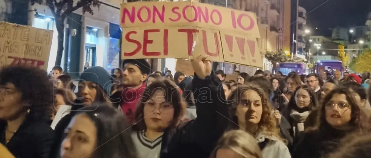 Giornata contro la violenza sulle donne, Caruso: «Dobbiamo educare alla parità dei sessi»