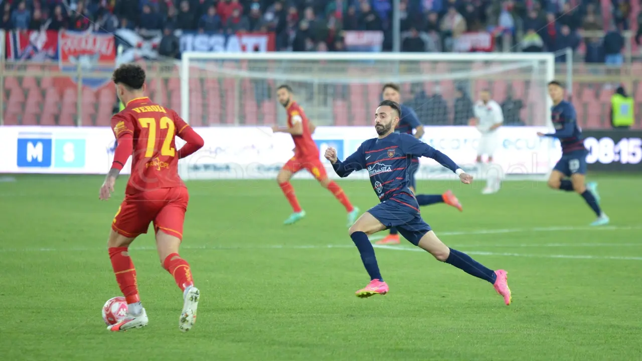 Cosenza, Viviani ancora ko. Le condizioni di Marras dopo il derby